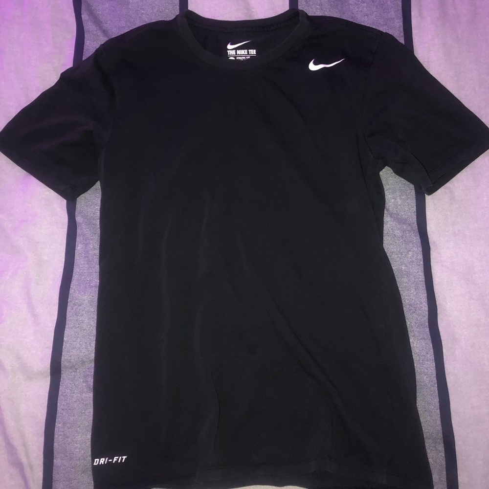 Black Nike tee
